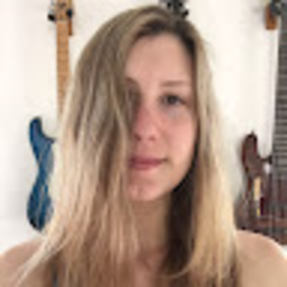 Meet your Posher, Carly anne
